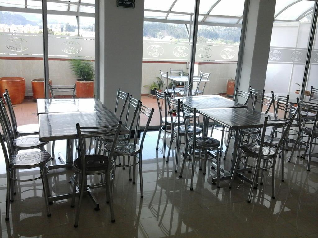 Santris *